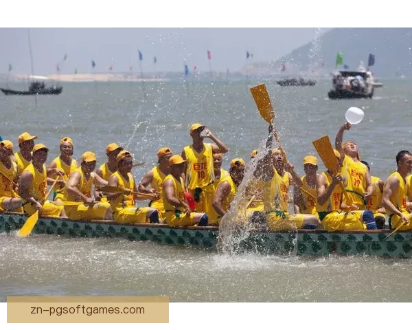 划桨擎浪，竞渡风云